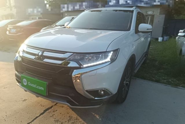 Used Mitsubishi Outlander 2016 2.4L 4x4 Luxury Edition 7-Seater