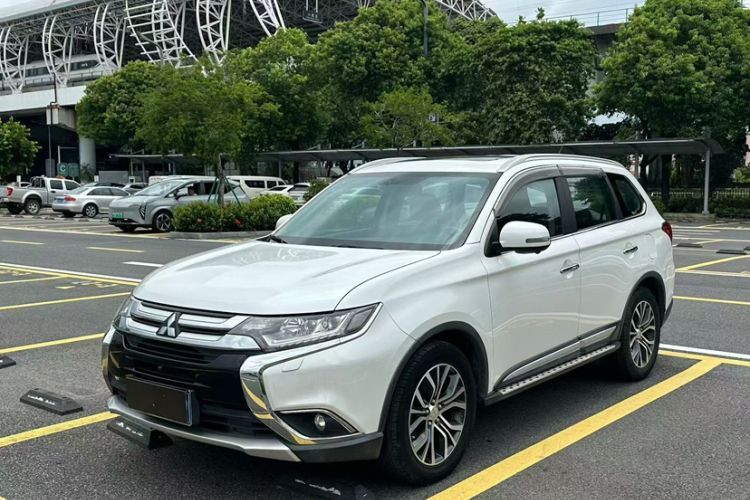 Ojetý Mitsubishi Outlander 2016 2.4L 4x4 Elite Edition 5 Seats Guazi used car, China used car export, Used car for sale, Used  cars, Cheapest cars for sale