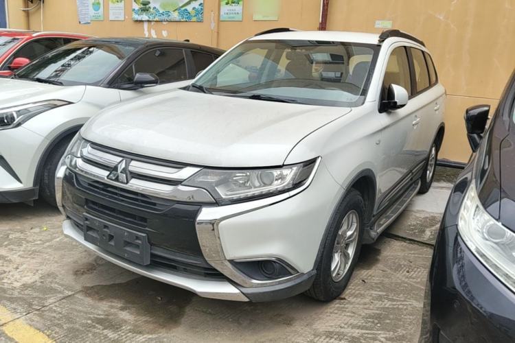 Used Mitsubishi Outlander 2016 2.0L Two-Wheel Drive Fashion Edition 5 Seats Guazi used car, China used car export, Used car for sale, Used  cars, Cheapest cars for sale