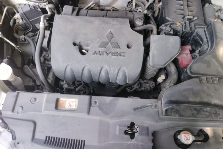 Used Mitsubishi Outlander 2016 2.4L 4x4 Elite Edition 7-Seater Engine Bay