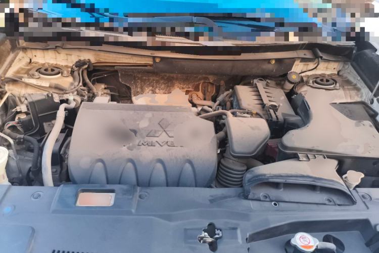 Used Mitsubishi Outlander 2016 2.4L 4x4 Elite Edition 5 Seats Engine Bay