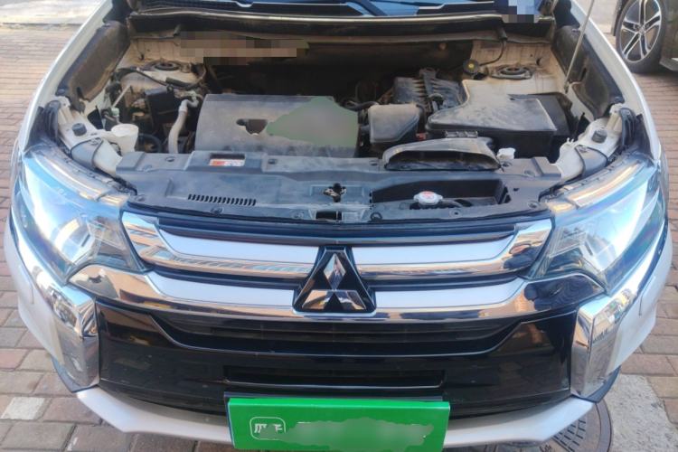 Used Mitsubishi Outlander 2016 2.4L 4x4 Elite Edition 5 Seats Engine Bay
