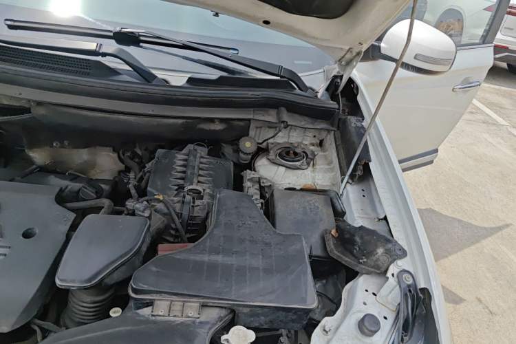 Used Mitsubishi Outlander 2016 2.4L 4x4 Luxury Edition 7-Seater Engine Bay Left