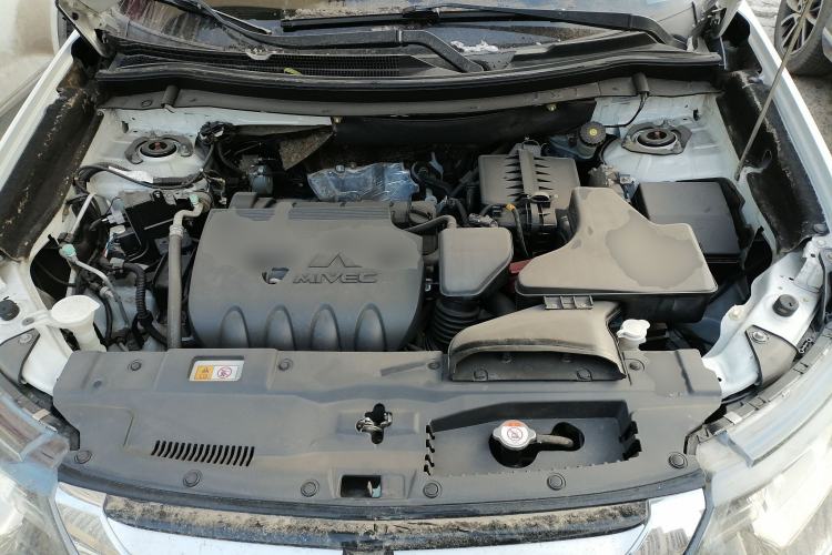 Used Mitsubishi Outlander 2016 2.4L 4x4 Elite Edition 5 Seats Engine Bay