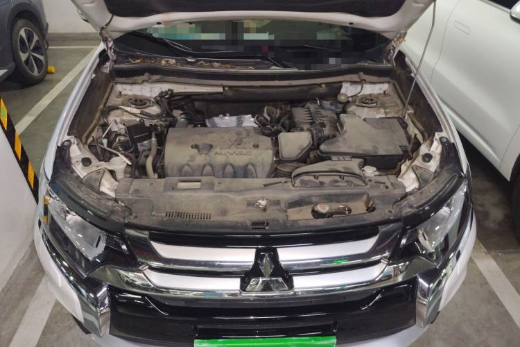 Used Mitsubishi Outlander 2016 2.4L 4x4 Elite Edition 5 Seats Engine Bay