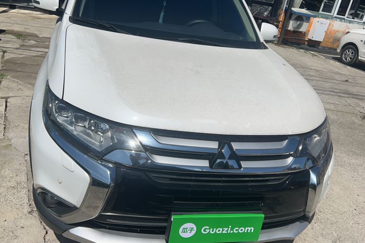 Used Mitsubishi Outlander 2016 2.4L 4x4 Elite Edition 5 Seats Exterior 1