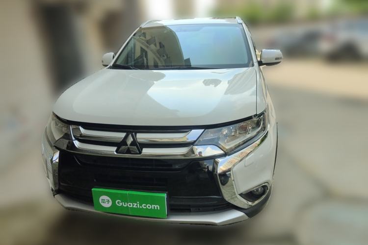 Used Mitsubishi Outlander 2016 2.4L 4x4 Elite Edition 5 Seats Exterior 1
