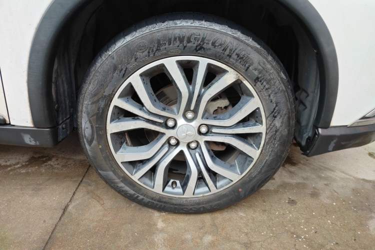 Used Mitsubishi Outlander 2016 2.4L 4x4 Elite Edition 5 Seats Exterior 1