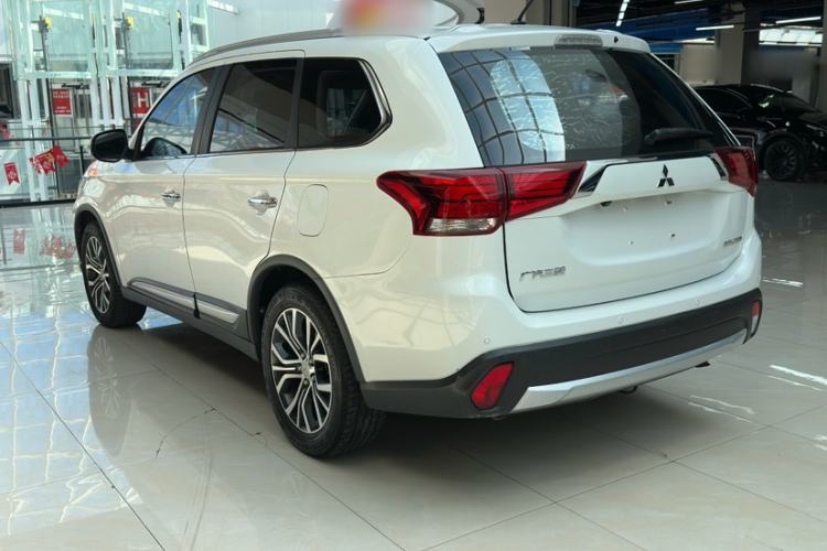 Used Mitsubishi Outlander 2016 2.4L 4x4 Elite Edition 5 Seats