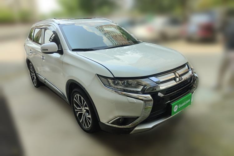 Used Mitsubishi Outlander 2016 2.4L 4x4 Elite Edition 5 Seats Exterior 2