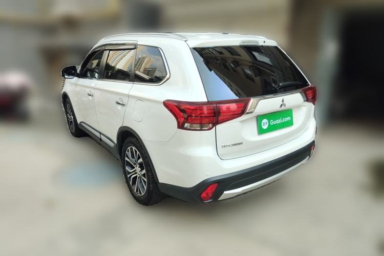 Used Mitsubishi Outlander 2016 2.4L 4x4 Elite Edition 5 Seats Exterior 3