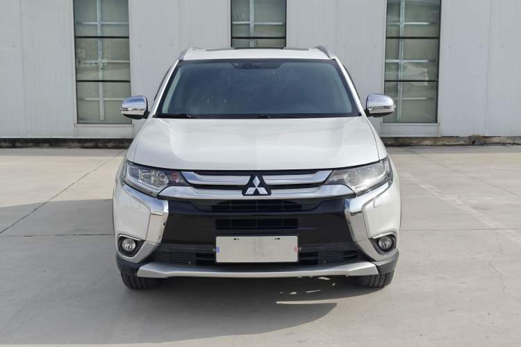 Used Mitsubishi Outlander 2016 2.4L 4x4 Elite Edition 5 Seats Exterior 3