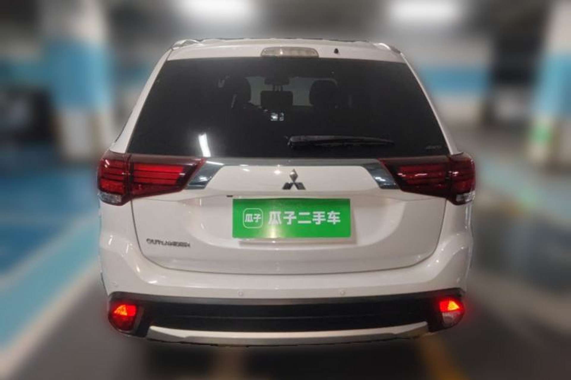 Used Mitsubishi Outlander 2016 2.4L 4x4 Elite Edition 7-Seater Exterior 4