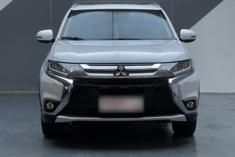Used Mitsubishi Outlander 2016 2.4L 4x4 Elite Edition 5 Seats Exterior 4
