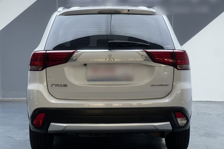 Used Mitsubishi Outlander 2016 2.4L 4x4 Elite Edition 5 Seats Exterior 5