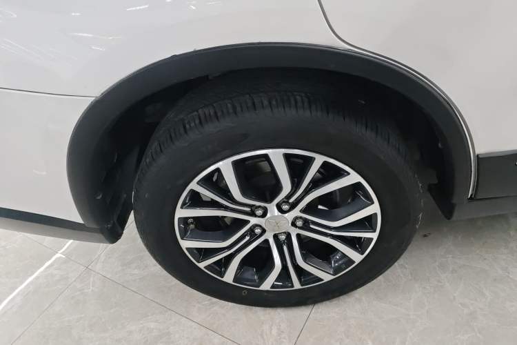 Used Mitsubishi Outlander 2016 2.4L 4x4 Elite Edition 7-Seater Exterior 5