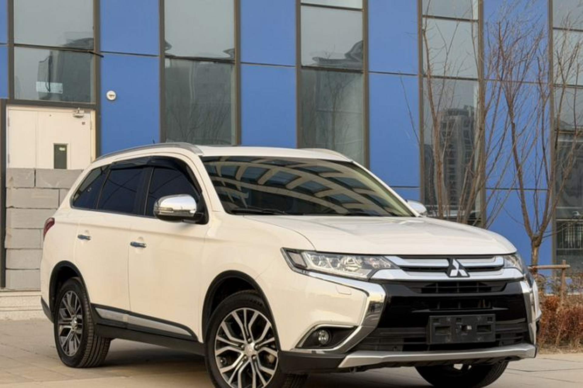 Used Mitsubishi Outlander 2016 2.4L 4x4 Elite Edition 5 Seats Exterior 6