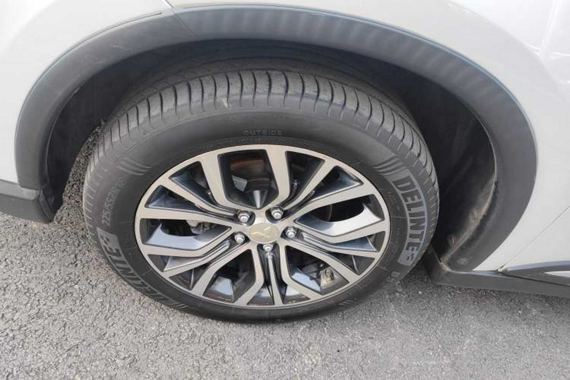 Used Mitsubishi Outlander 2016 2.4L 4x4 Luxury Edition 7-Seater Exterior 7