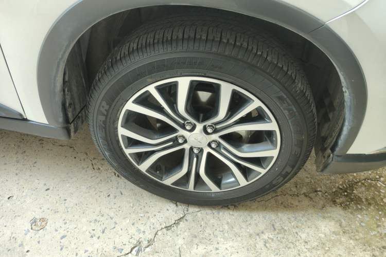 Used Mitsubishi Outlander 2016 2.4L 4x4 Elite Edition 5 Seats Exterior 7