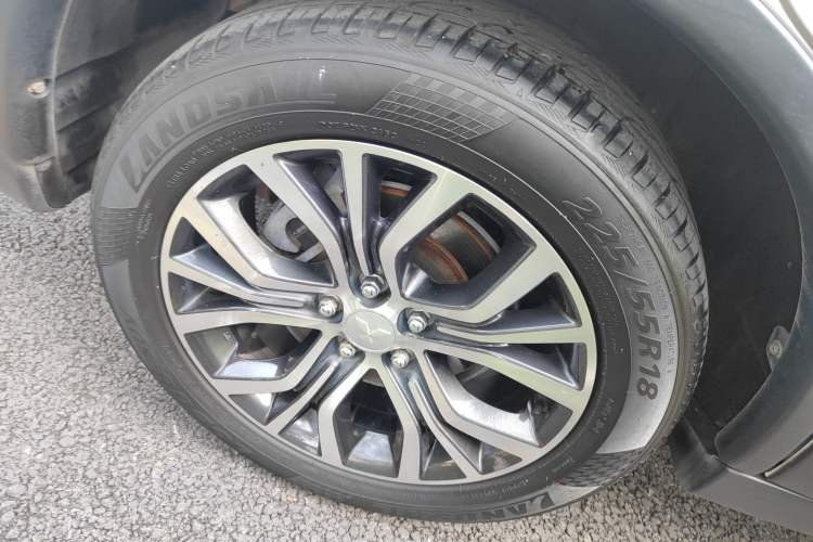 Used Mitsubishi Outlander 2016 2.4L 4x4 Luxury Edition 7-Seater Exterior 8