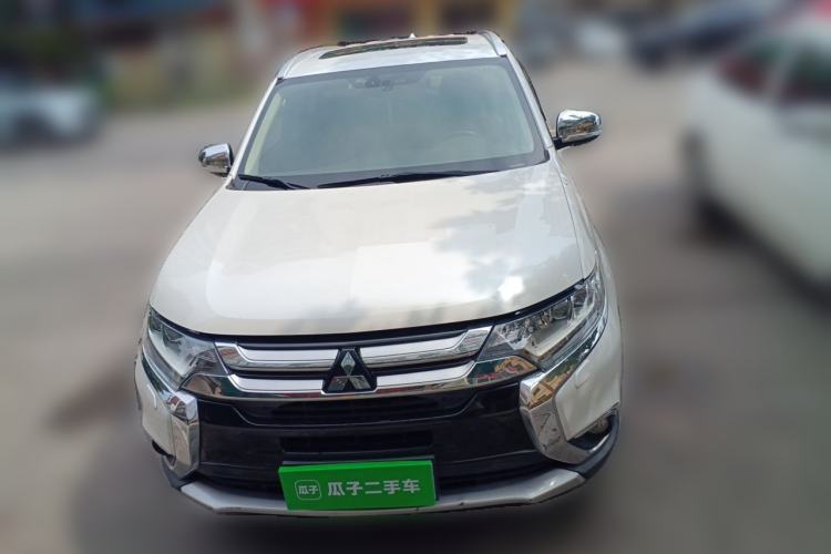 Used Mitsubishi Outlander 2016 2.4L 4x4 Elite Edition 5 Seats Front
