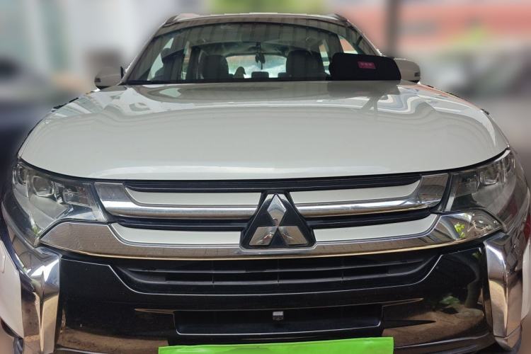 Used Mitsubishi Outlander 2016 2.4L 4x4 Elite Edition 5 Seats Front