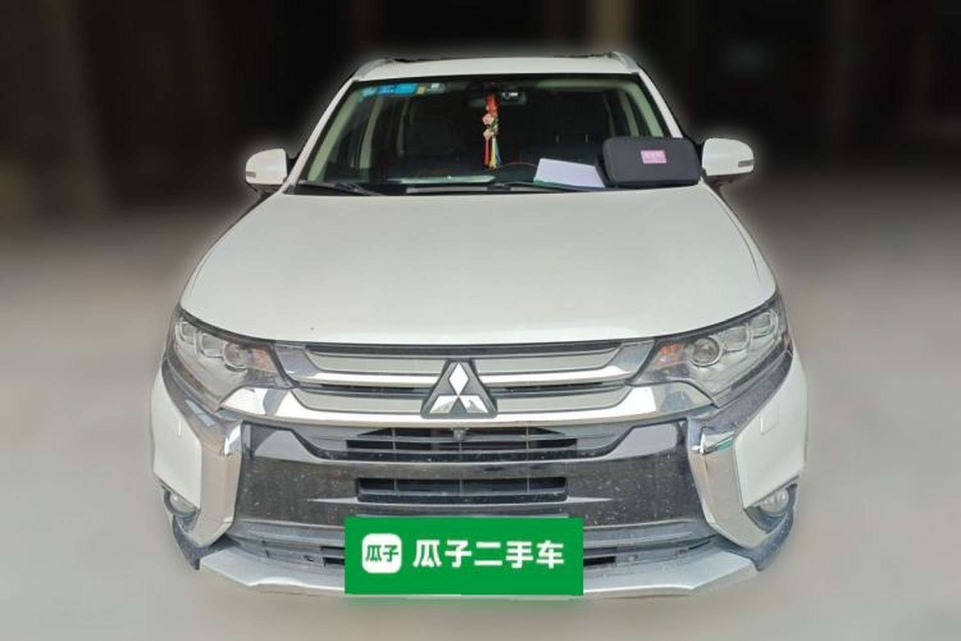 Used Mitsubishi Outlander 2016 2.4L 4x4 Luxury Edition 7-Seater Front