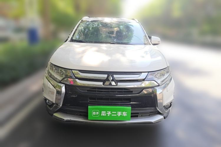 Used Mitsubishi Outlander 2016 2.4L 4x4 Elite Edition 5 Seats Front