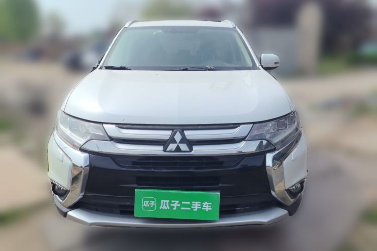 Used Mitsubishi Outlander 2016 2.4L 4x4 Elite Edition 5 Seats Front