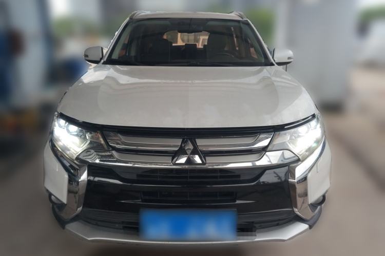 Used Mitsubishi Outlander 2016 2.4L 4x4 Elite Edition 5 Seats Front