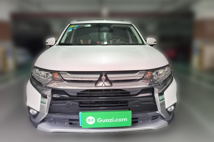 Used Mitsubishi Outlander 2016 2.4L 4x4 Elite Edition 5 Seats Front
