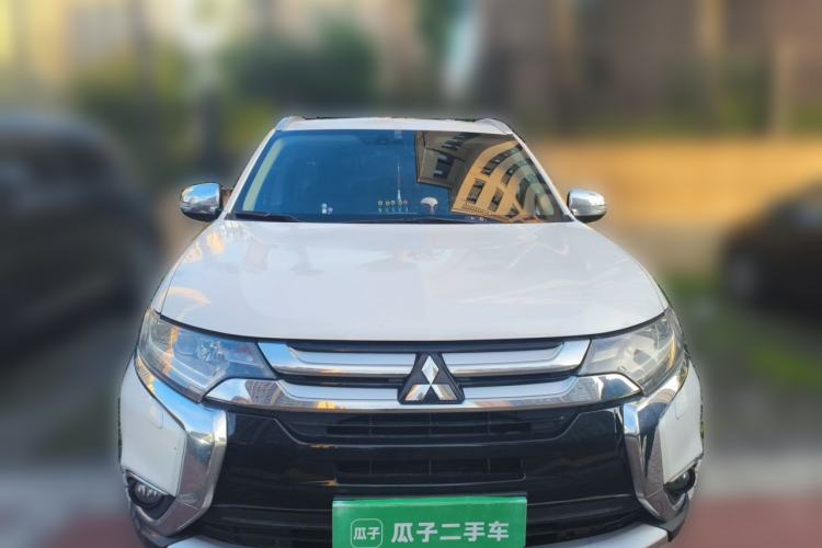 Used Mitsubishi Outlander 2016 2.4L 4x4 Elite Edition 5 Seats Front