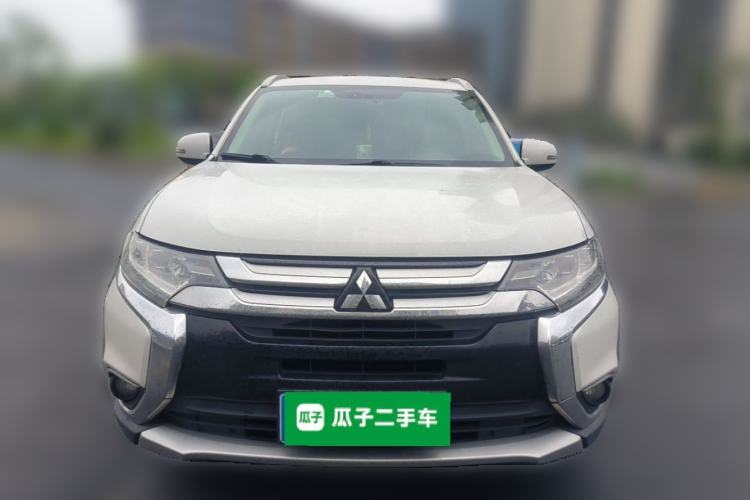 Used Mitsubishi Outlander 2016 2.4L 4x4 Elite Edition 5 Seats Front