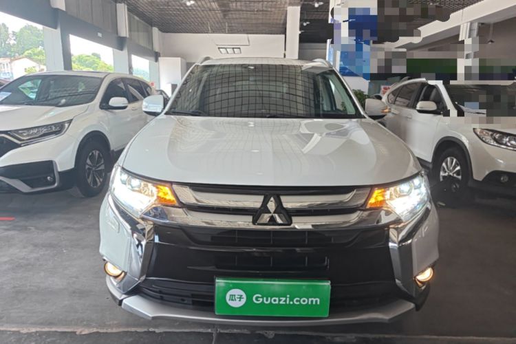 Used Mitsubishi Outlander 2016 2.4L 4x4 Elite Edition 5 Seats Front