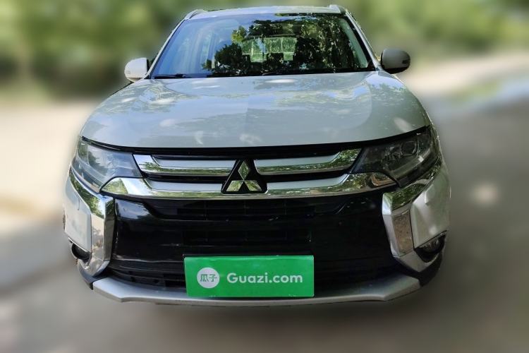 Used Mitsubishi Outlander 2016 2.4L 4x4 Elite Edition 5 Seats Front