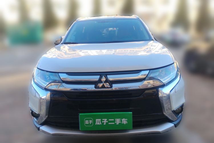 Used Mitsubishi Outlander 2016 2.4L 4x4 Elite Edition 5 Seats Front