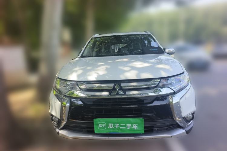 Used Mitsubishi Outlander 2016 2.4L 4x4 Elite Edition 5 Seats Front