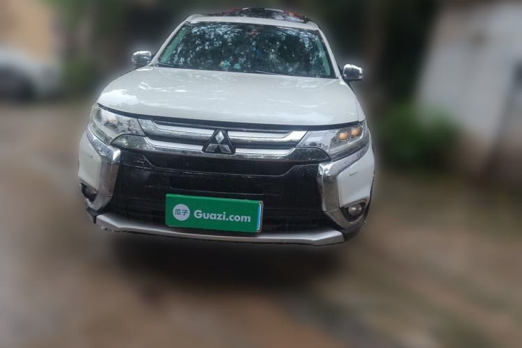 Used Mitsubishi Outlander 2016 2.4L 4x4 Elite Edition 5 Seats Front
