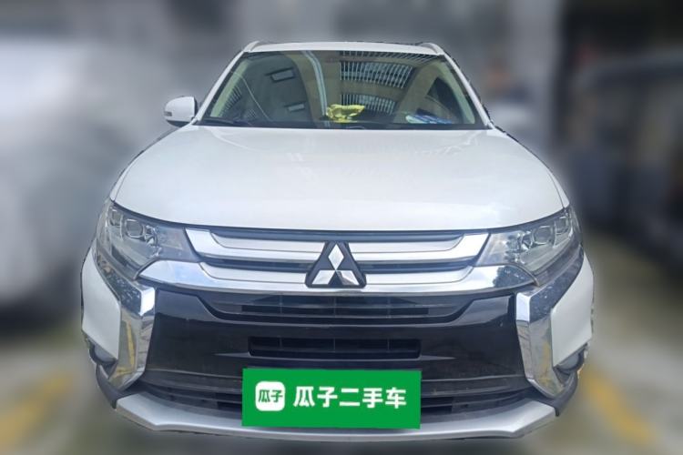 Used Mitsubishi Outlander 2016 2.4L 4x4 Elite Edition 5 Seats Front