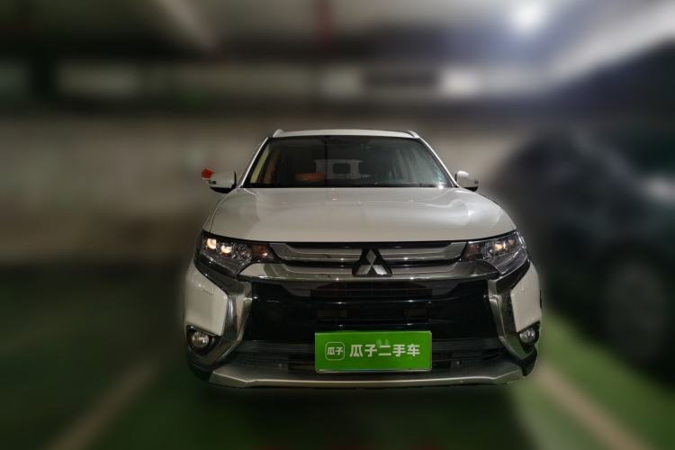 Used Mitsubishi Outlander 2016 2.4L 4x4 Elite Edition 5 Seats Front
