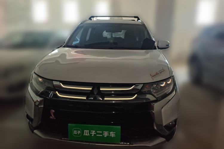 Used Mitsubishi Outlander 2016 2.4L 4x4 Elite Edition 5 Seats Front