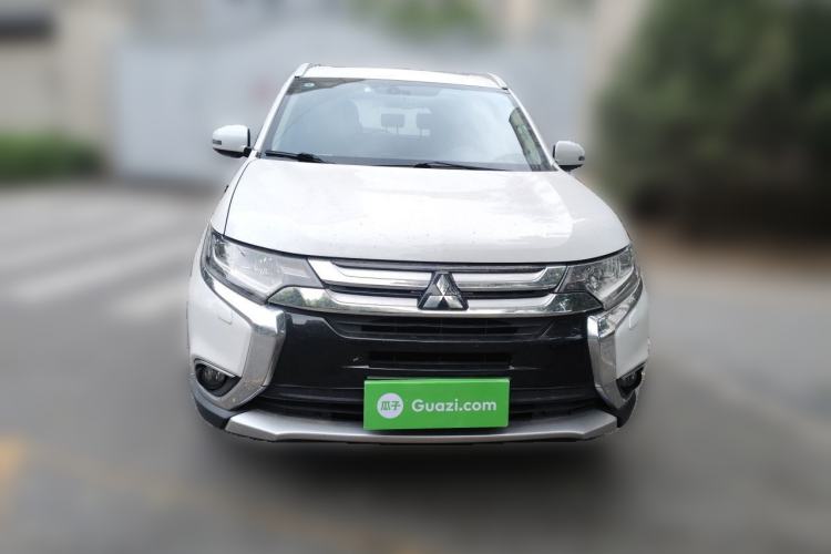 Used Mitsubishi Outlander 2016 2.4L 4x4 Elite Edition 5 Seats Front