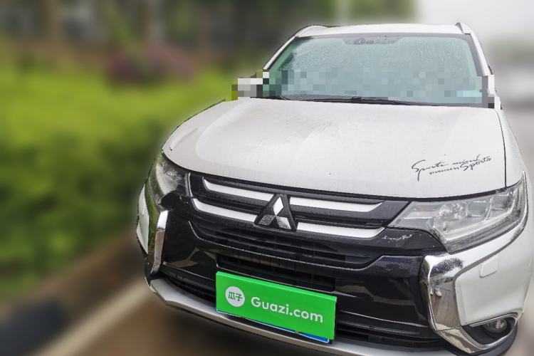 Used Mitsubishi Outlander 2016 2.4L 4x4 Elite Edition 5 Seats Front