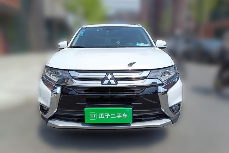 Used Mitsubishi Outlander 2016 2.4L 4x4 Elite Edition 5 Seats Front
