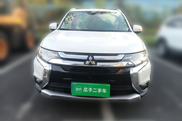 Used Mitsubishi Outlander 2016 2.4L 4x4 Elite Edition 5 Seats Front