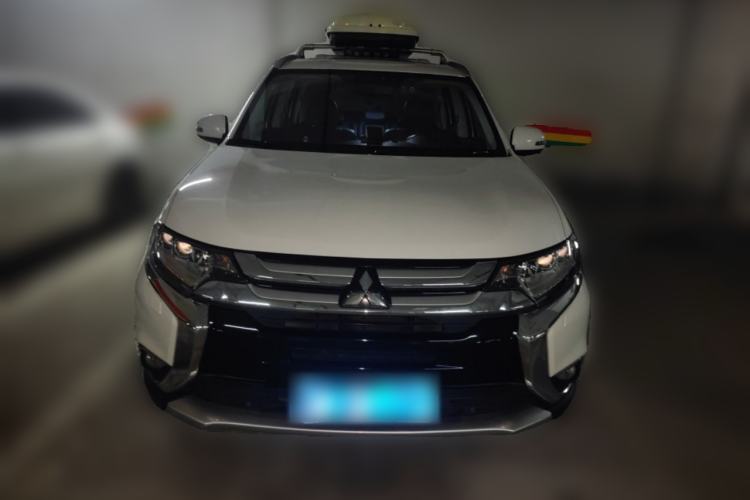 Used Mitsubishi Outlander 2016 2.4L 4x4 Elite Edition 7-Seater Front