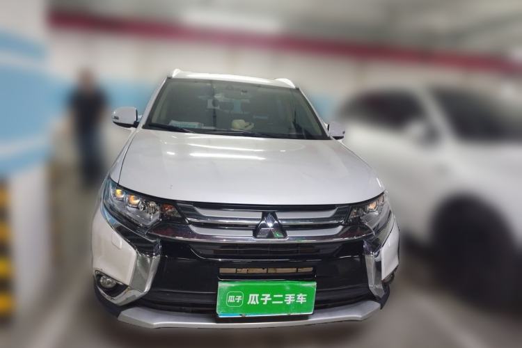 Used Mitsubishi Outlander 2016 2.4L 4x4 Elite Edition 5 Seats Front