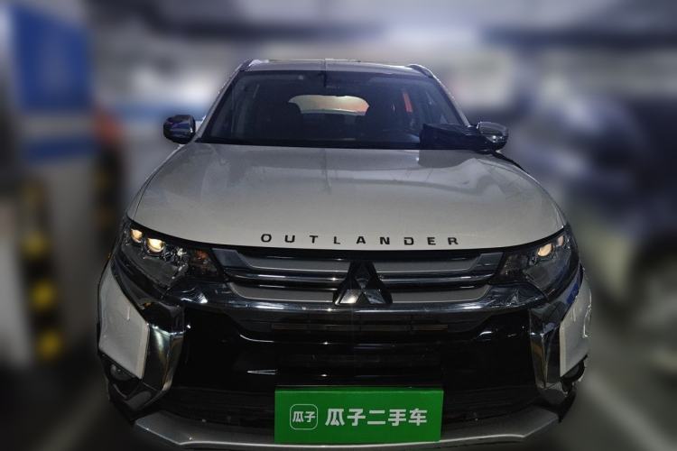 Used Mitsubishi Outlander 2016 2.4L 4x4 Elite Edition 5 Seats Front