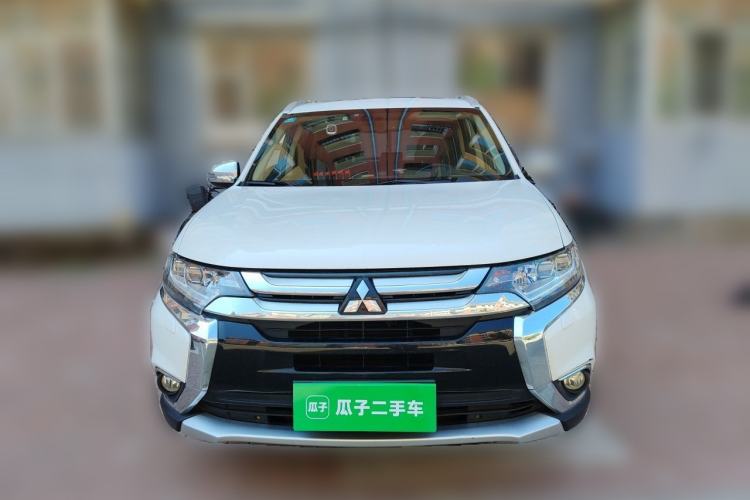 Used Mitsubishi Outlander 2016 2.4L 4x4 Elite Edition 5 Seats Front