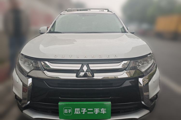 Used Mitsubishi Outlander 2016 2.4L 4x4 Elite Edition 5 Seats Front
